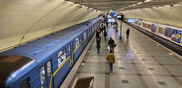 
У Києві відновлено рух поїздів метро Південним мостом 