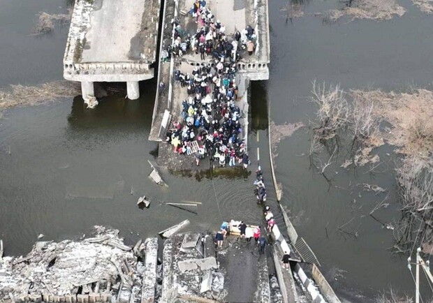 Разрушенный мост через речку Ирпень станет частью мемориала - фото: Facebook/Леся Литвинова