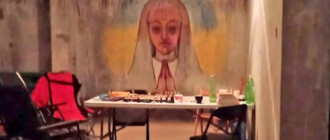 "Ми – офігенний народ". Навіщо Лана Овчиннікова малює картини на стінах бомбосховища
