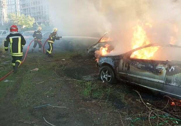 В Киеве на штрафплощадке горели 7 авто 