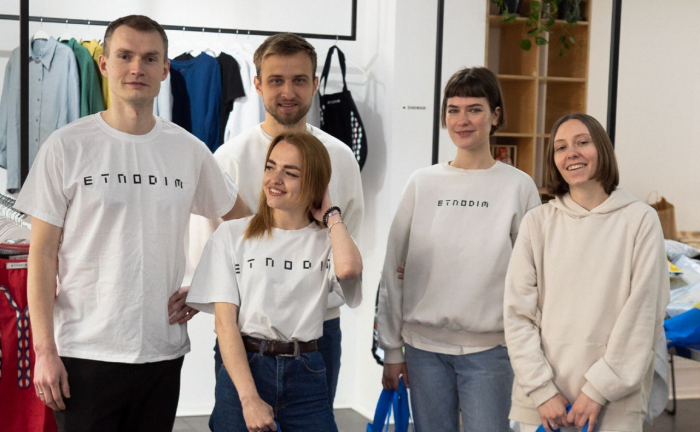 Команда українського магазину вишиванок «Етнодім»