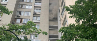 У Києві вогнеборці загасили пожежу в кабельній шахті багатоповерхівки