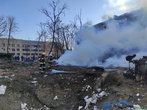  Обновлено. Россияне обстреляли жилой квартал в Подольском районе Киева – фото, видео 