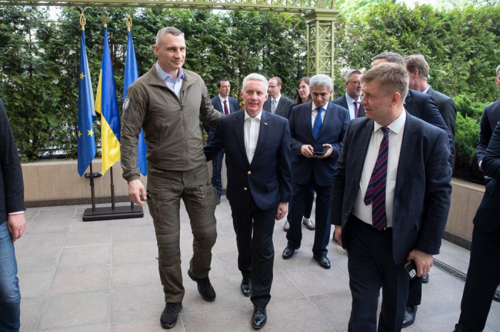 Віталій Кличко напередодні Дня Європи зустрівся з послами та дипломатами іноземних держав