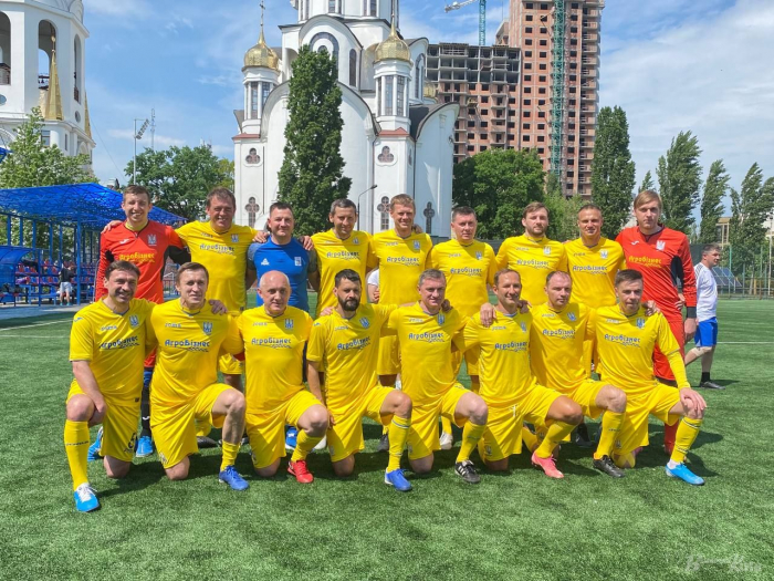 У Києві зірки футболу зіграли з бійцями ЗСУ