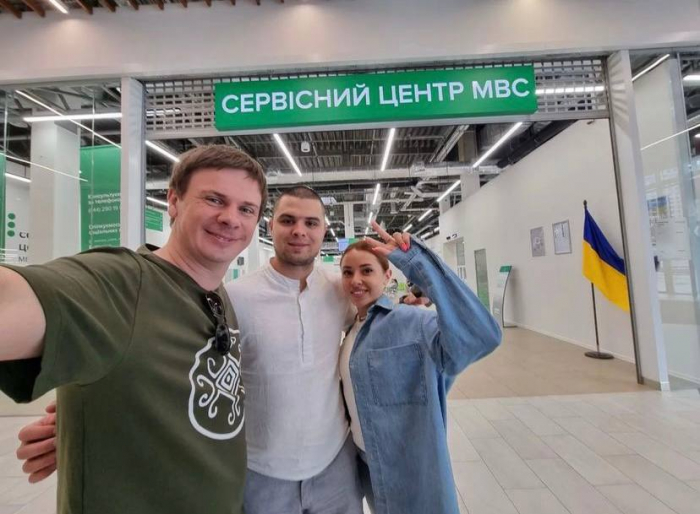 Телеведущий Дмитрий Комаров продал свой редкий автомобиль, чтобы помочь ВСУ.