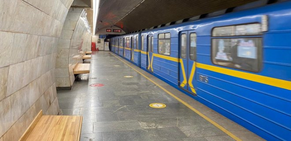 
Метро в Киеве сократит время работы на четыре дня 