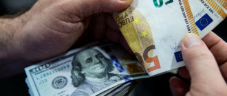 Курс валют в Украине 28 августа 2022: сколько стоит доллар и евро