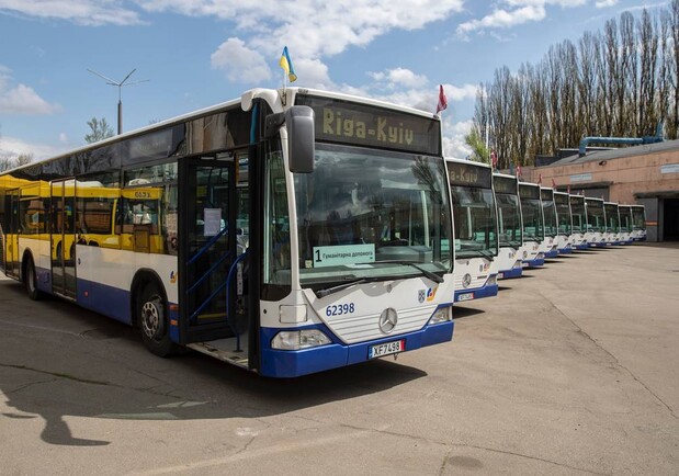 В Киеве на маршруты выпускают полученные от Риги автобусы 