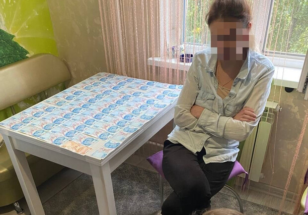 В Киеве задержали женщину, которая отправлял украинок в секс-рабство 