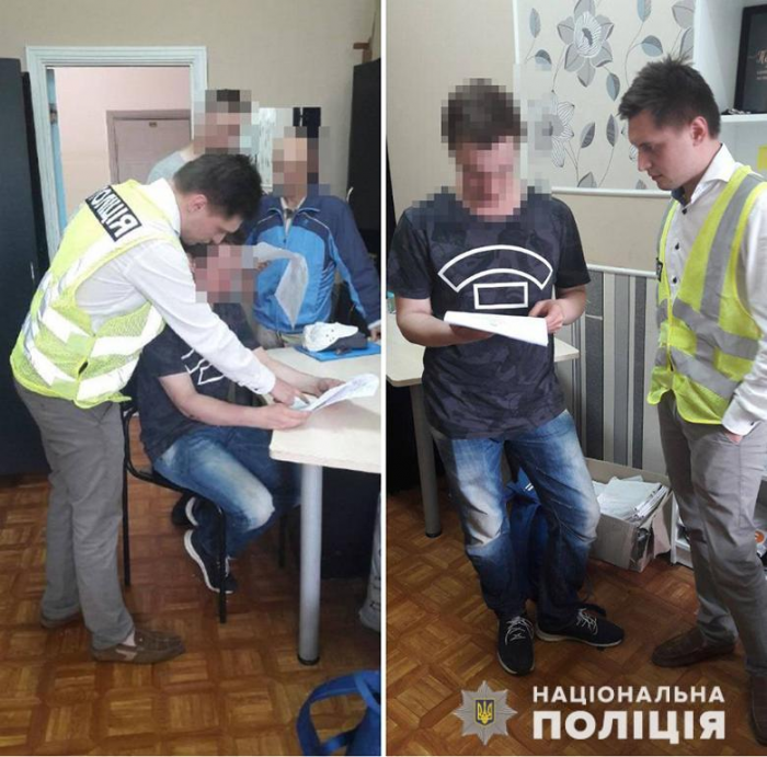 Двое жителей Киева воровали аккумуляторы из электросамокатов.