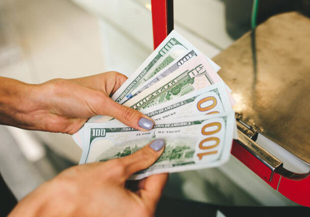 Курс валют в Украине 2 сентября 2022: сколько стоит доллар и евро. 