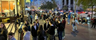Киевляне продают очередь в McDonald's за 2500 гривен