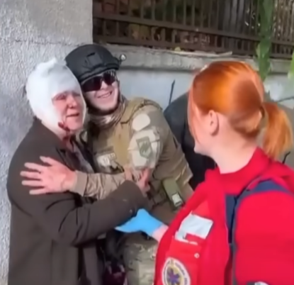Александра и ее спаситель Александр в день взрыва.