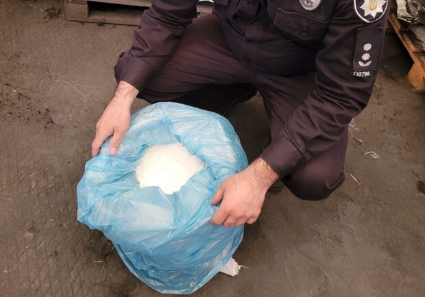 Киевские правоохранители разоблачили международный канал сбыта наркотиков. 