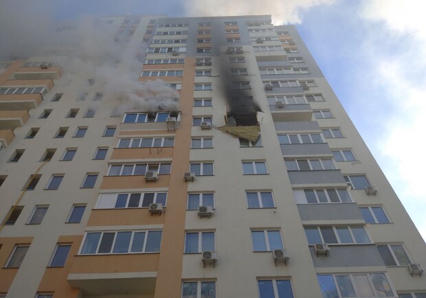 В Подольском районе загорелась квартира, вероятно, из-за взрыва аккумулятора. 