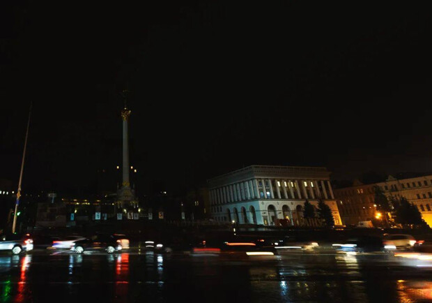 Вид на главную площадь Киева без электричества. 