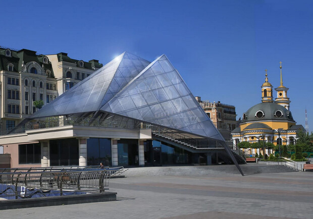На Почтовой площади хотят построить торговый центр и музей со стеклянными стенами. 