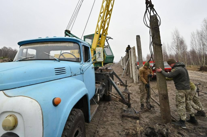 Україна будує стіну на кордоні з білоруссю. ФОТО