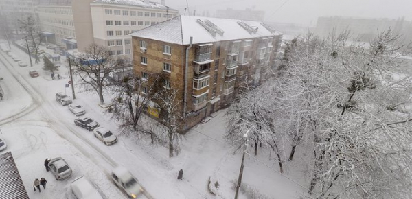 
В Киеве в ближайшие два дня ожидается похолодание, первый снег и гололедица 