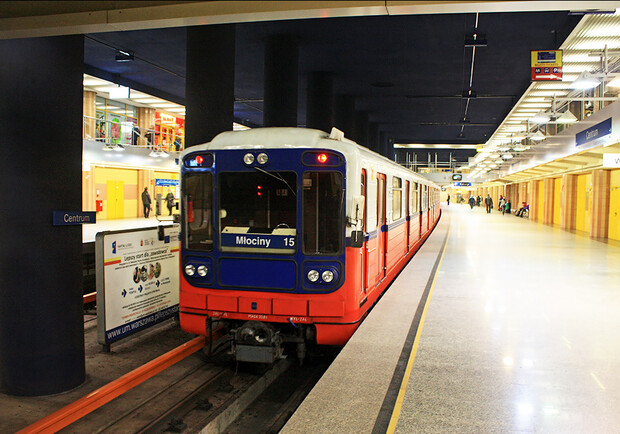 В Киевском метро хотят модернизировать вагоны и просят помощи у Варшавы. 