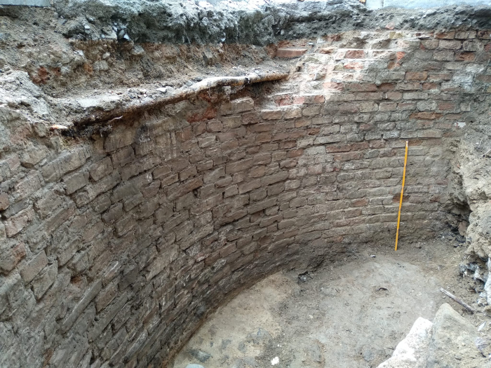 Историческую находку археологов у стен Софии Киевской залили бетоном.