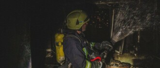 В Киеве на пожаре спасли трех человек
