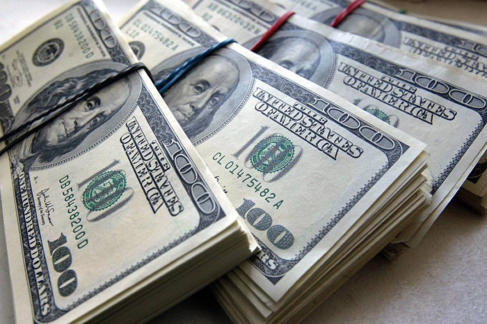 В начале осени курс на наличном рынке подскочил до 45 UAH/USD из-за дефицита кэш-валюты.
