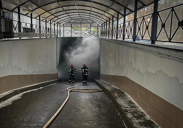 На Новопечерских Липках загорелся подземный паркинг: подробности. 