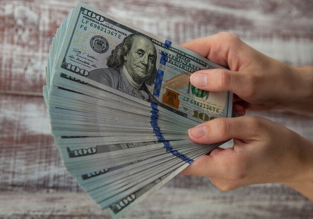 Курс валют в Украине 1 декабря 2022: сколько стоит доллар и евро. 