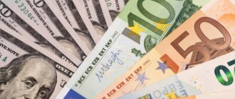 Курс валют в Украине 4 декабря 2022 года: сколько стоит доллар и евро