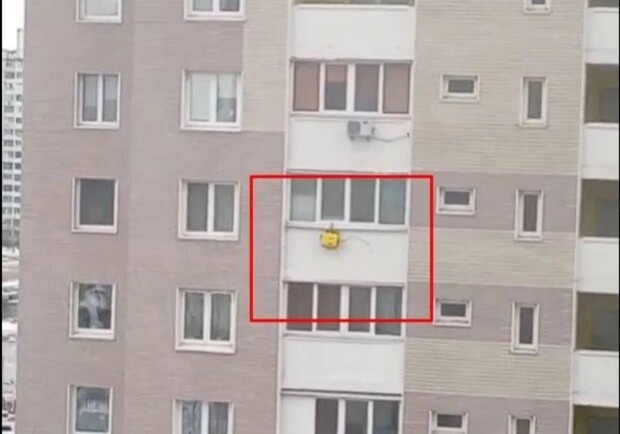 В Киеве установили генератор на девятом этаже многоэтажки. 