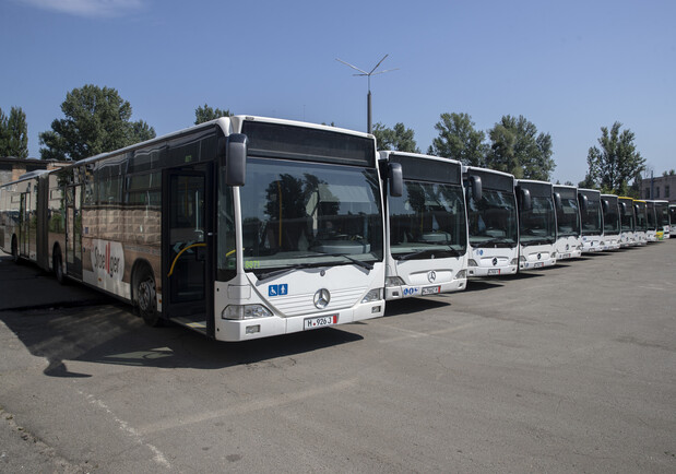 Завтра на маршрутах появятся немецкие автобусы, подаренные Киеву летом. 