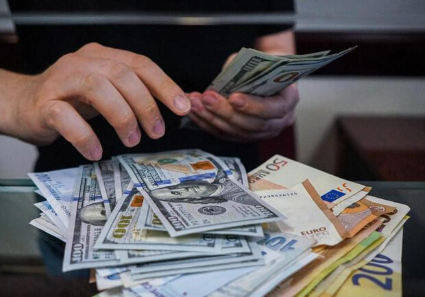 Курс валют в Украине 13 января 2022: сколько стоит доллар и евро. 