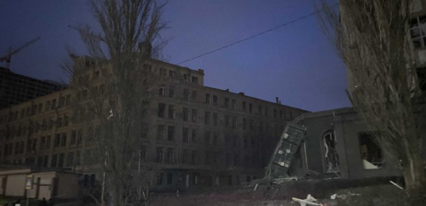
В Киеве и области после полуночи прогремели взрывы: ракетная атака, ПВО "щелкает" шахеды 