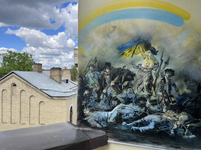 Парижский художник C215 создал несколько граффити в Киеве и области.