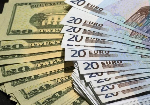 Курс валют в Украине 15 февраля 2023: сколько стоит доллар и евро. 
