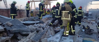Взрыв на заводе в Киеве: количество погибших выросло до трех (фото)