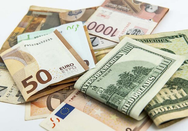 Курс валют в Украине 22 февраля 2023: сколько стоит доллар и евро. 