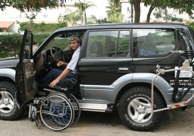 В Украине появятся автошколы для людей с инвалидностью 
