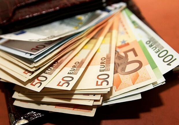 Курс валют в Украине 10 февраля 2023: сколько стоит доллар и евро. 