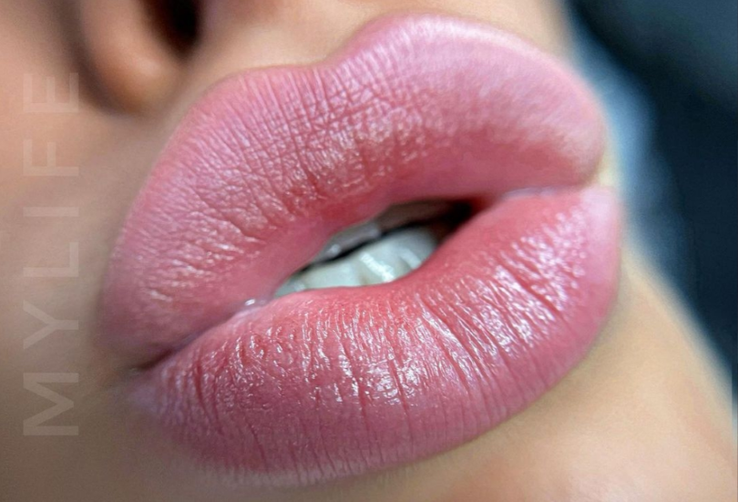 Делаем перманентный макияж губ в Киеве
