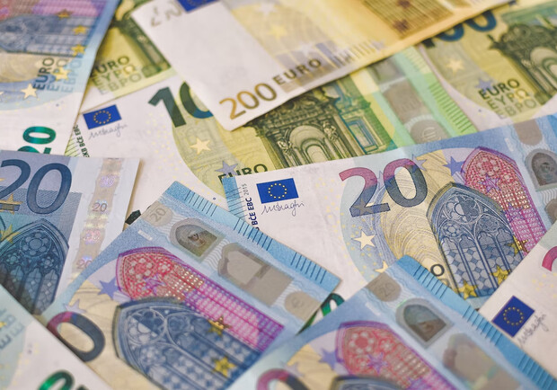 Курс валют в Украине 29 марта 2023: сколько стоит доллар и евро. 