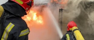В Киеве масштабный пожар на проспекте Бандеры: фото, видео