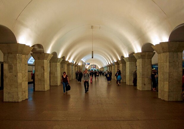 Почему 10 месяцев были закрыты для пассажиров станции "Хрещатик" и "Майдан Незалежности". 