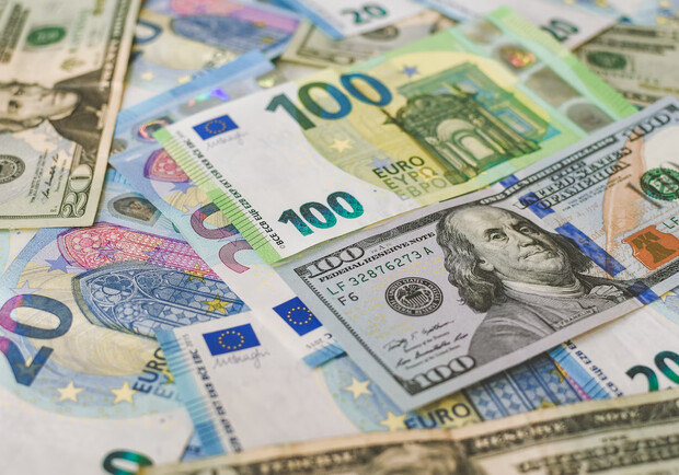 Курс валют в Украине 10 марта 2023: сколько стоит доллар и евро. 