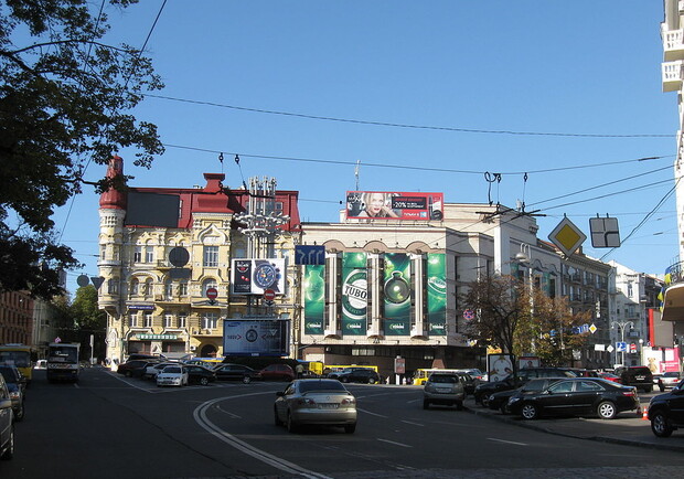 В Киеве переименовали площадь Льва Толстого и еще 15 улиц и проспектов. 