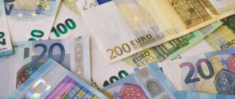 Курс валют в Украине 24 марта 2023: сколько стоит доллар и евро