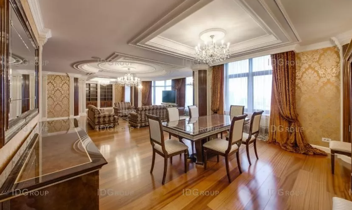 В Киеве продают 10-комнатный пентхаус за 5 миллионов долларов.