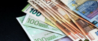 Курс валют в Украине 2 апреля 2023: сколько стоит доллар и евро